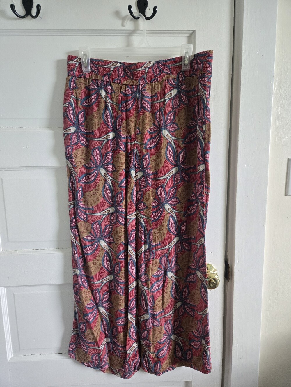 Ann Taylor LOFT wide leg floral pants size 8